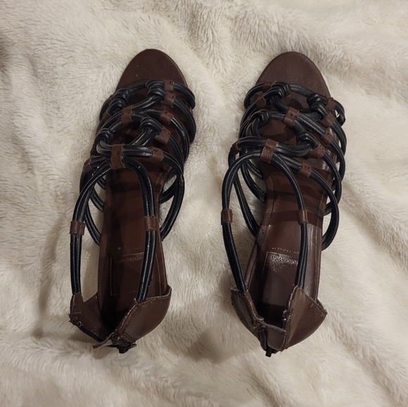 Sandals - Picture 3 of 4